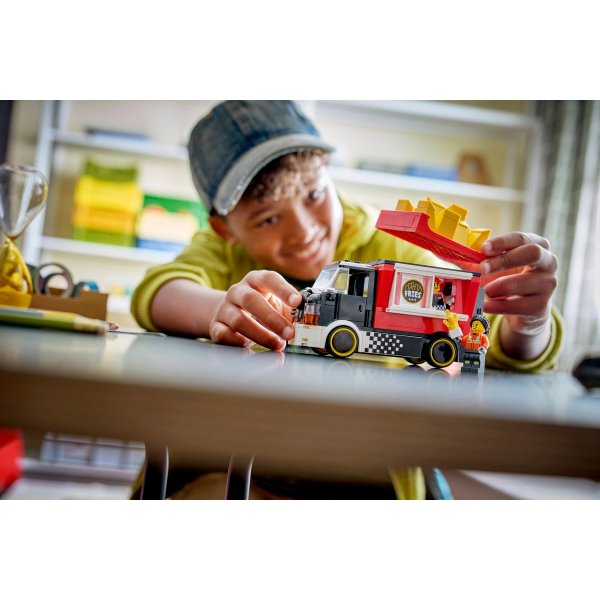 Конструктор LEGO City Вантажівка з картоплею фрі (60488) купити